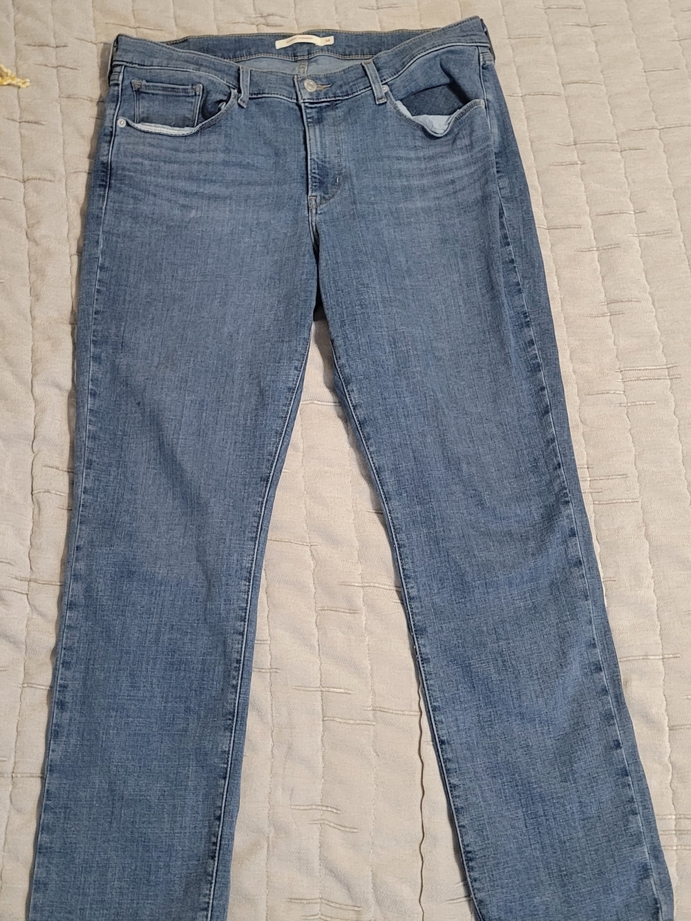 Levi's Womens Classic Fit Jeans